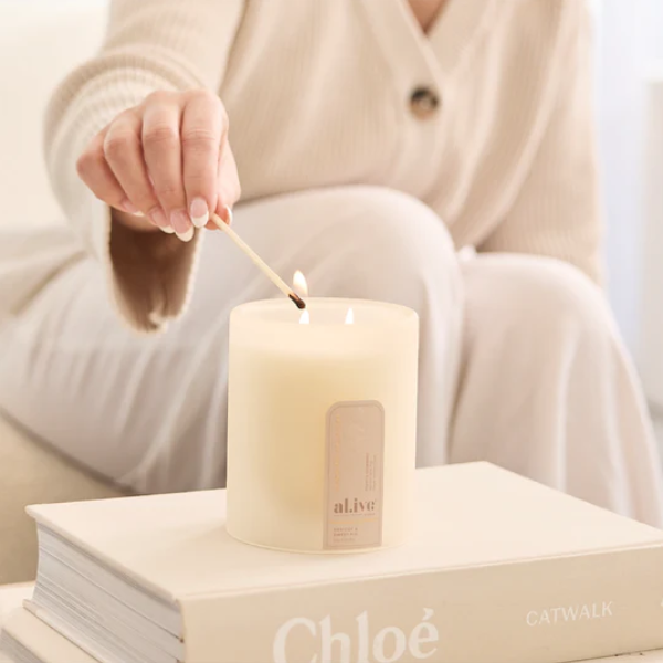 'Alive Apricot & Sweet Fig Soy Candle